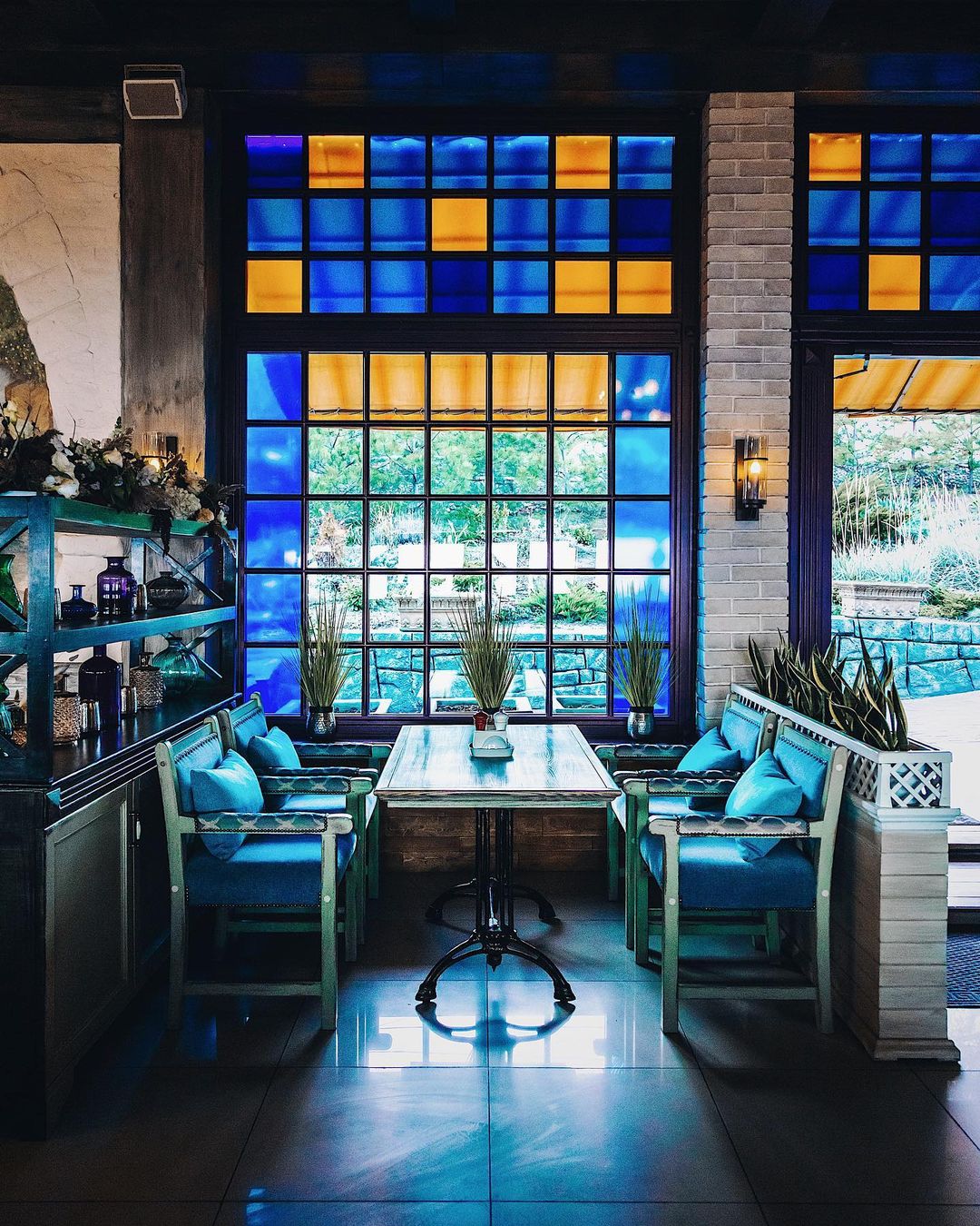 Ресторан Avokado.