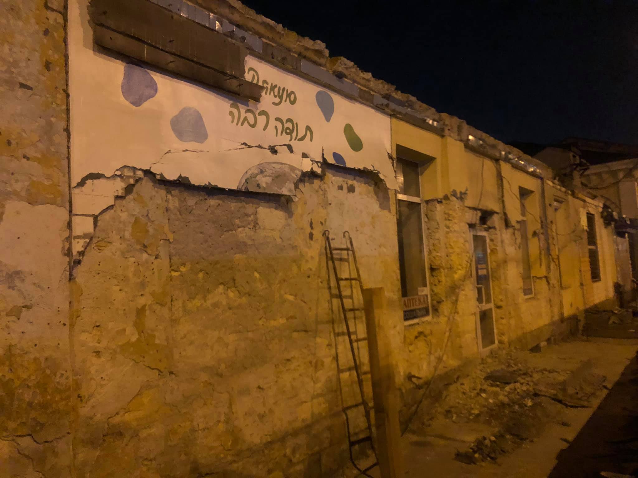 На территории Еврейской больницы разрушили мурал, посвященный врачам. Фото: facebook.com/alexeyvkod