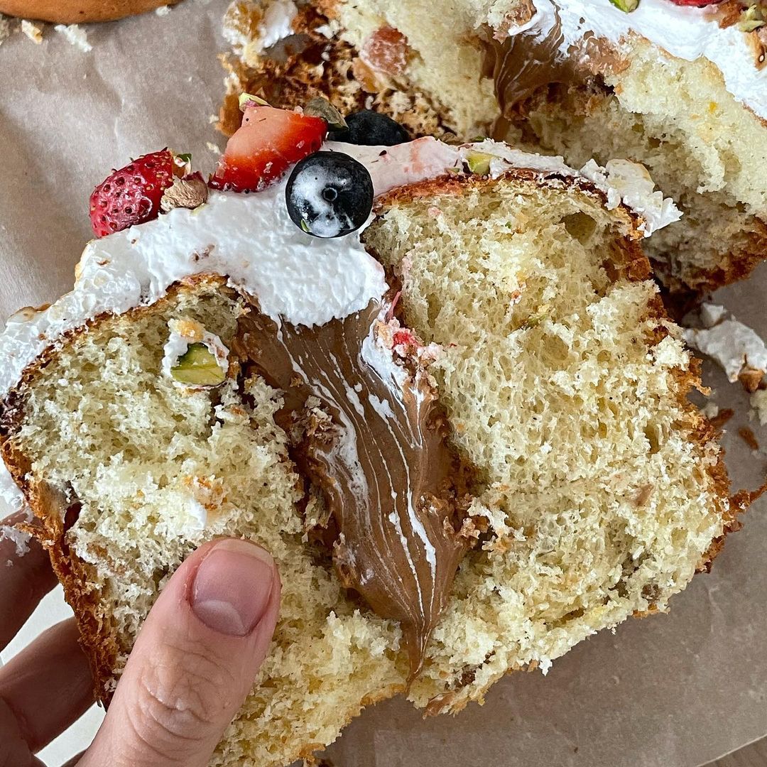 Глаза разбегаются: какие необычные паски можно купить в Одессе. Фото: instagram.com/cakebar.odessa