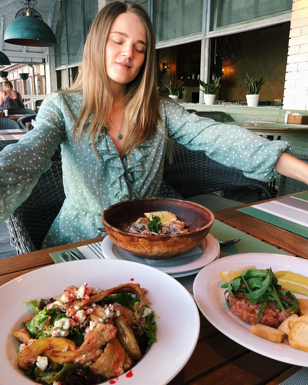 Ресторан Avokado.