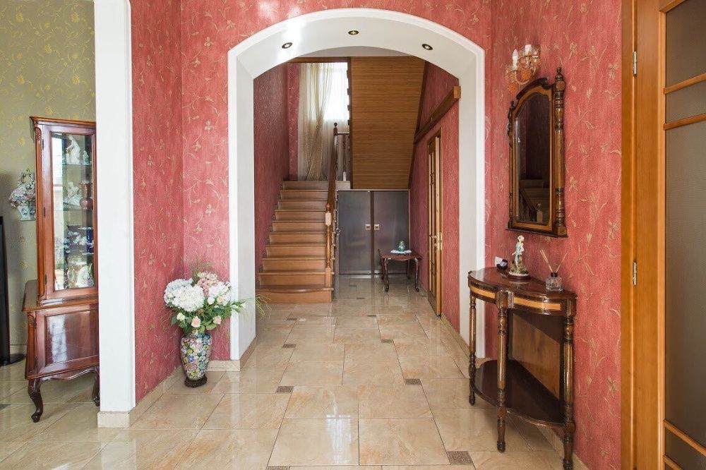 Двухэтажный дом на 9-й станции Фонтана