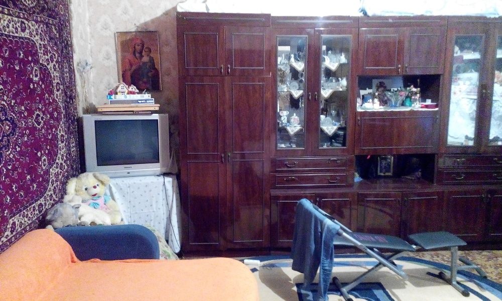 Если вы боитесь икон, ковров на стенах и бабушкиных сервизов - это не ваш вариант