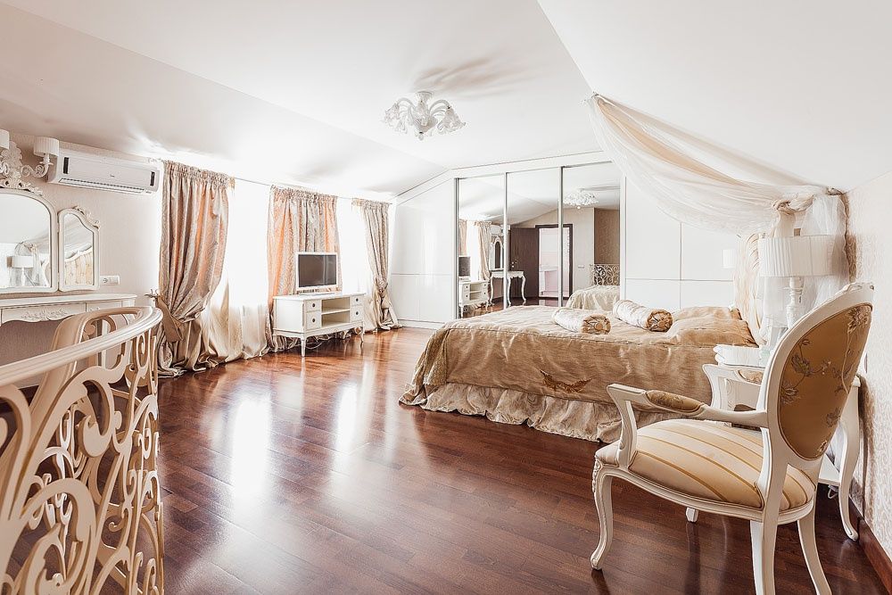 Трехкомнатная квартира возле Дерибасовской