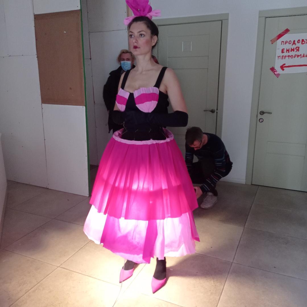 Перформанс Анны Бахтадзе "Выключатель". Фото: instagram.com/ivan_palzhok