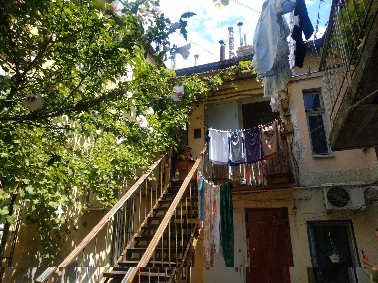 Двор на Успенской, 75