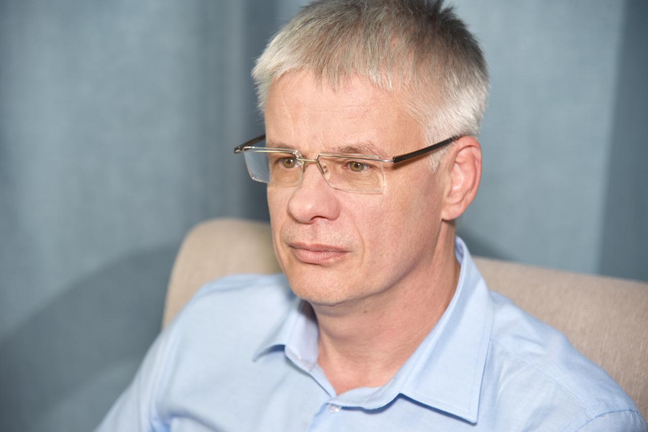 Город в долгах, больницы переполнены, люди умирают, а власть гуляет в Садах Победы!