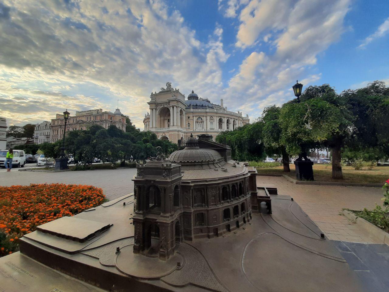 Оперный театр. Фото Марины Повертайло