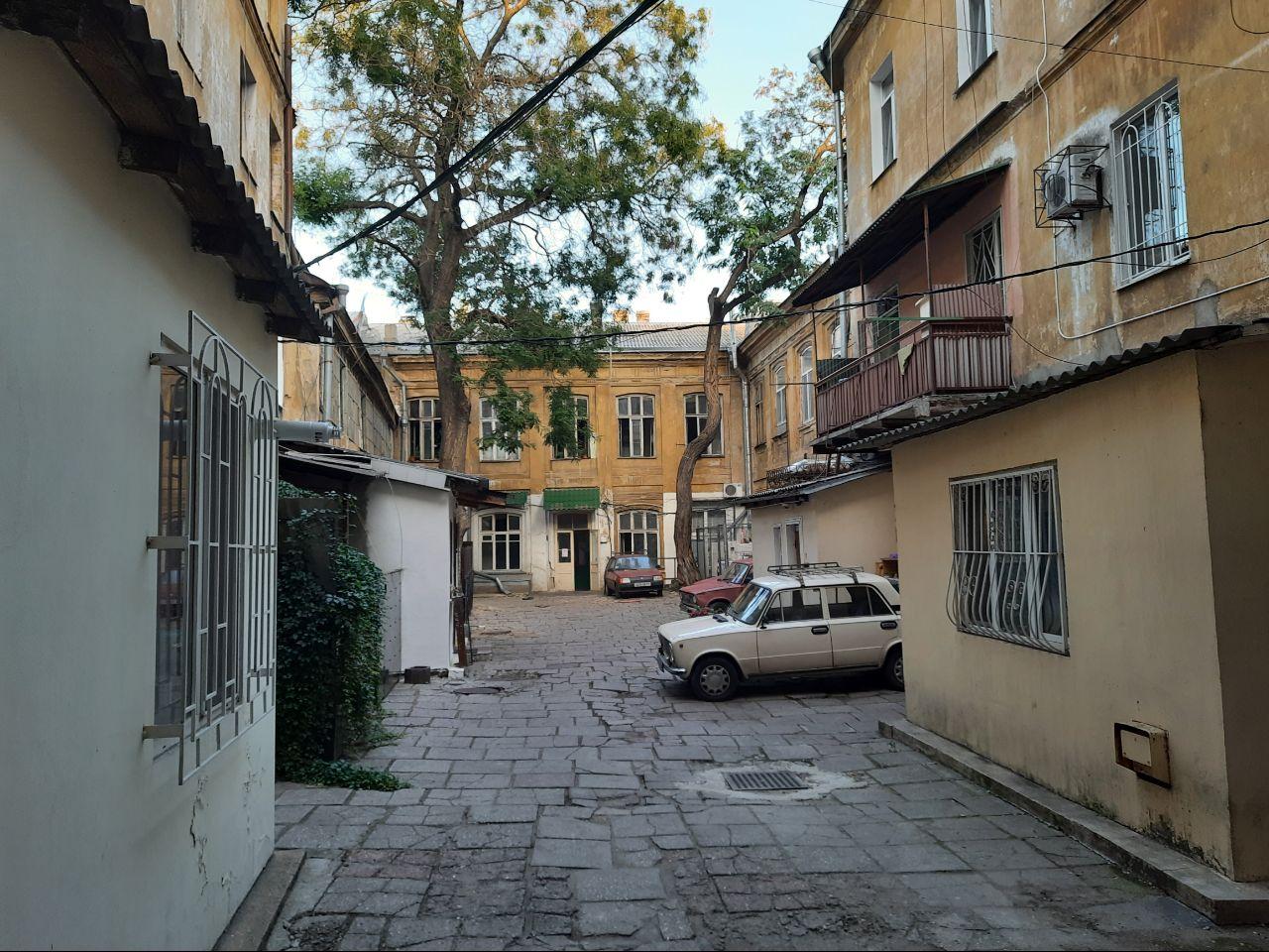 Дворики на улице Горького. 2020 год. Фото Марины Повертайло