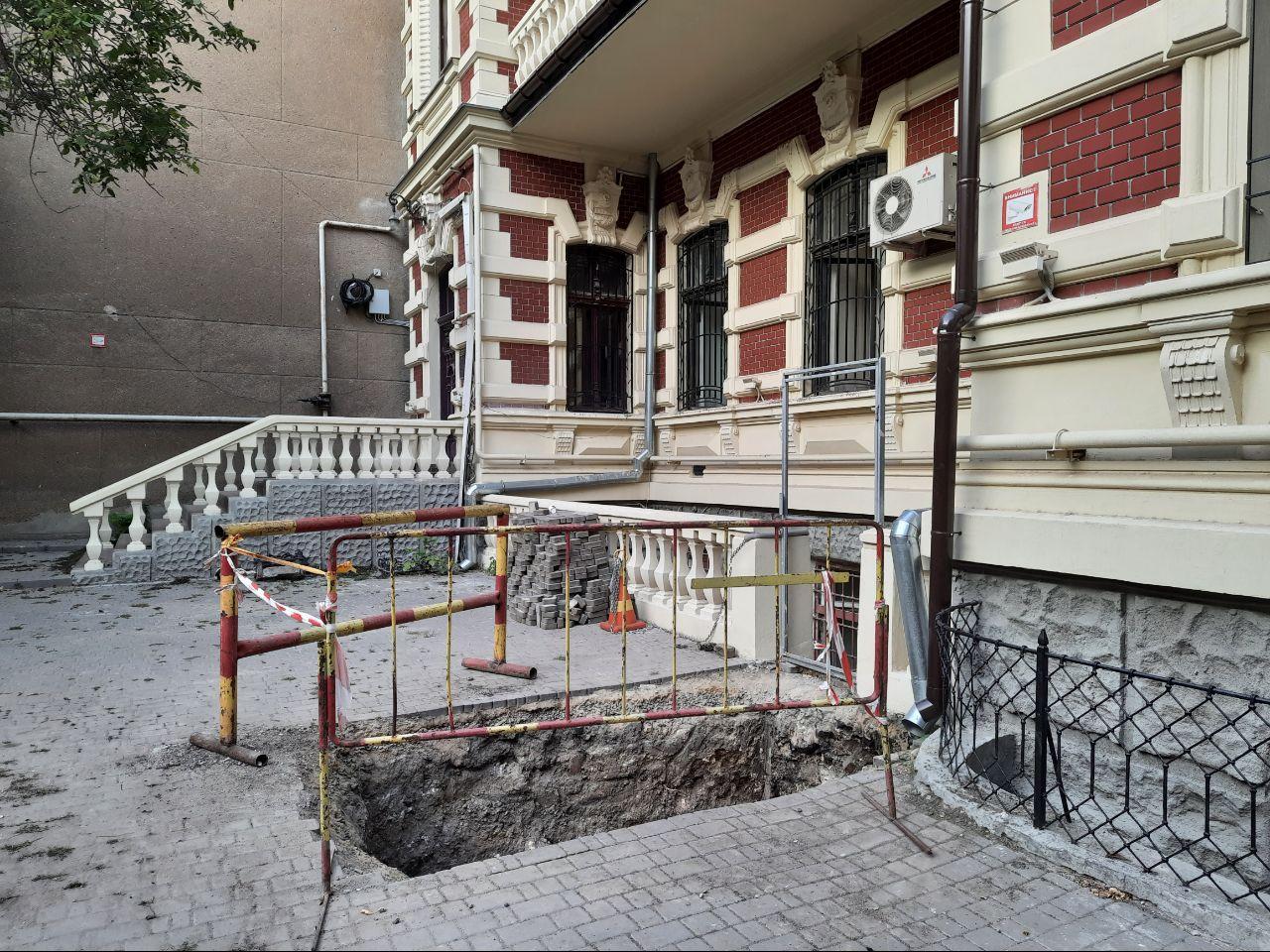 Дом с атлантами на улице Гоголя. 2020 год. Фото Марины Повертайло