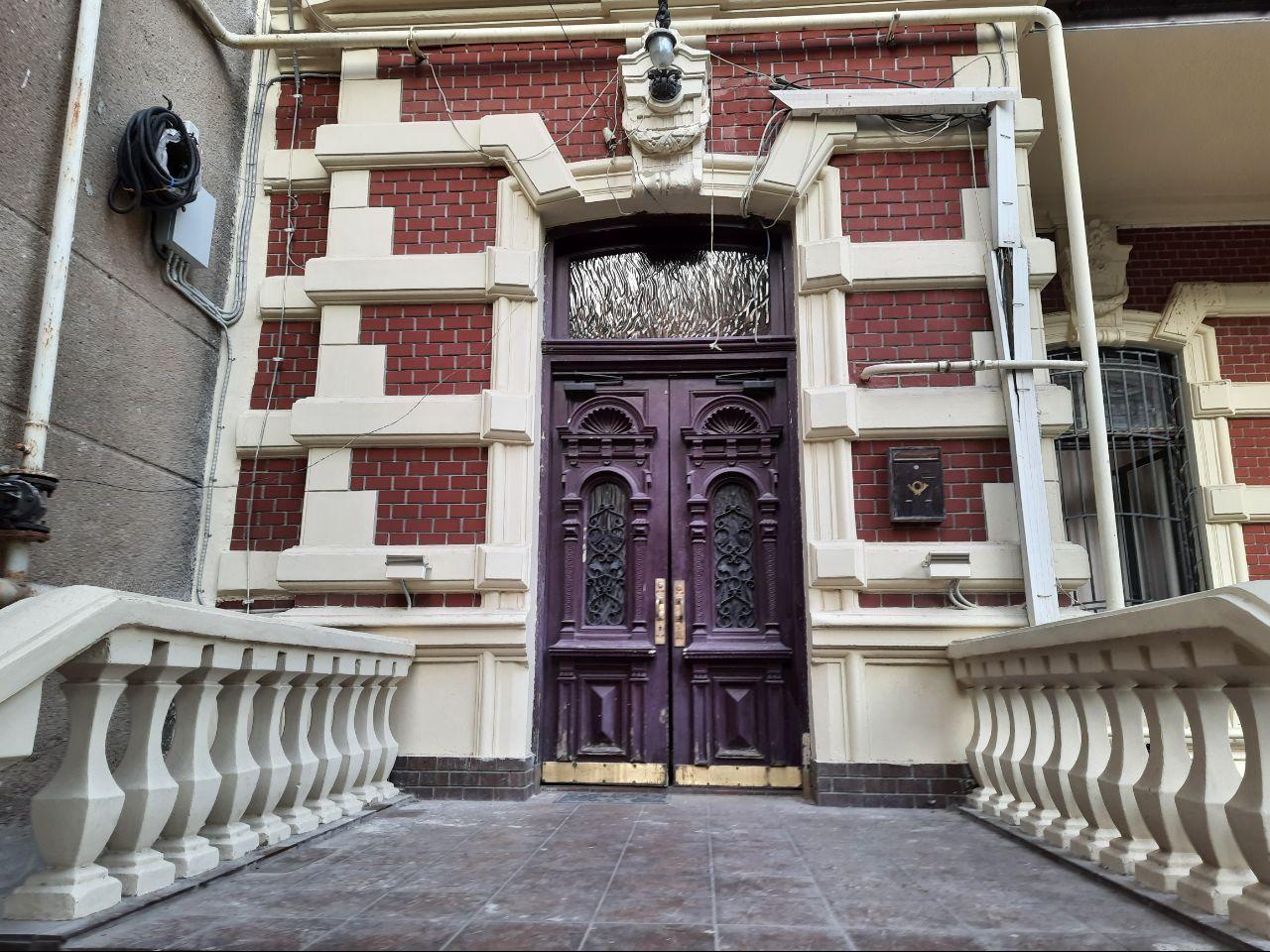 Дом с атлантами на улице Гоголя. 2020 год. Фото Марины Повертайло