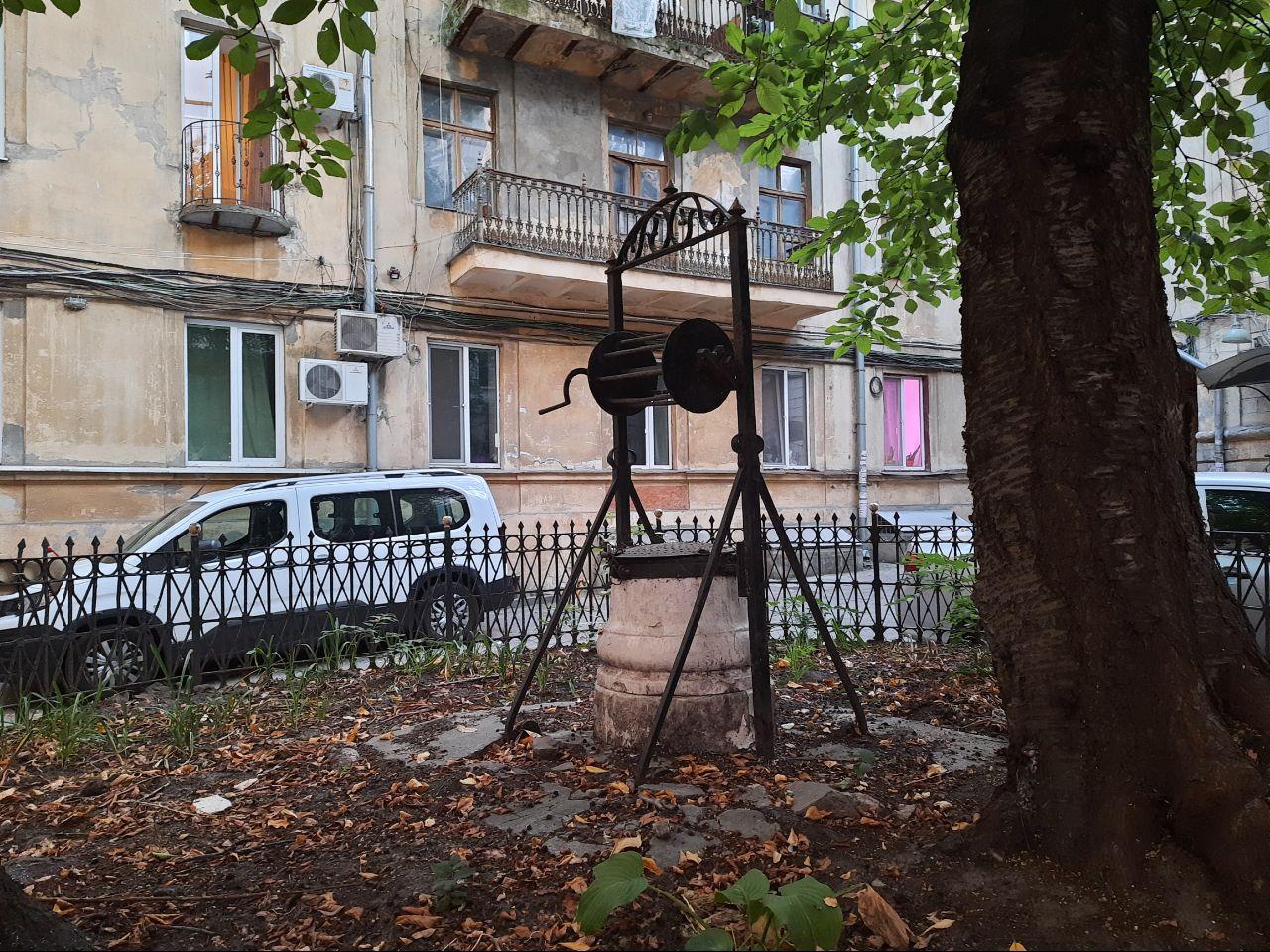 Дворики на улице Горького. 2020 год. Фото Марины Повертайло