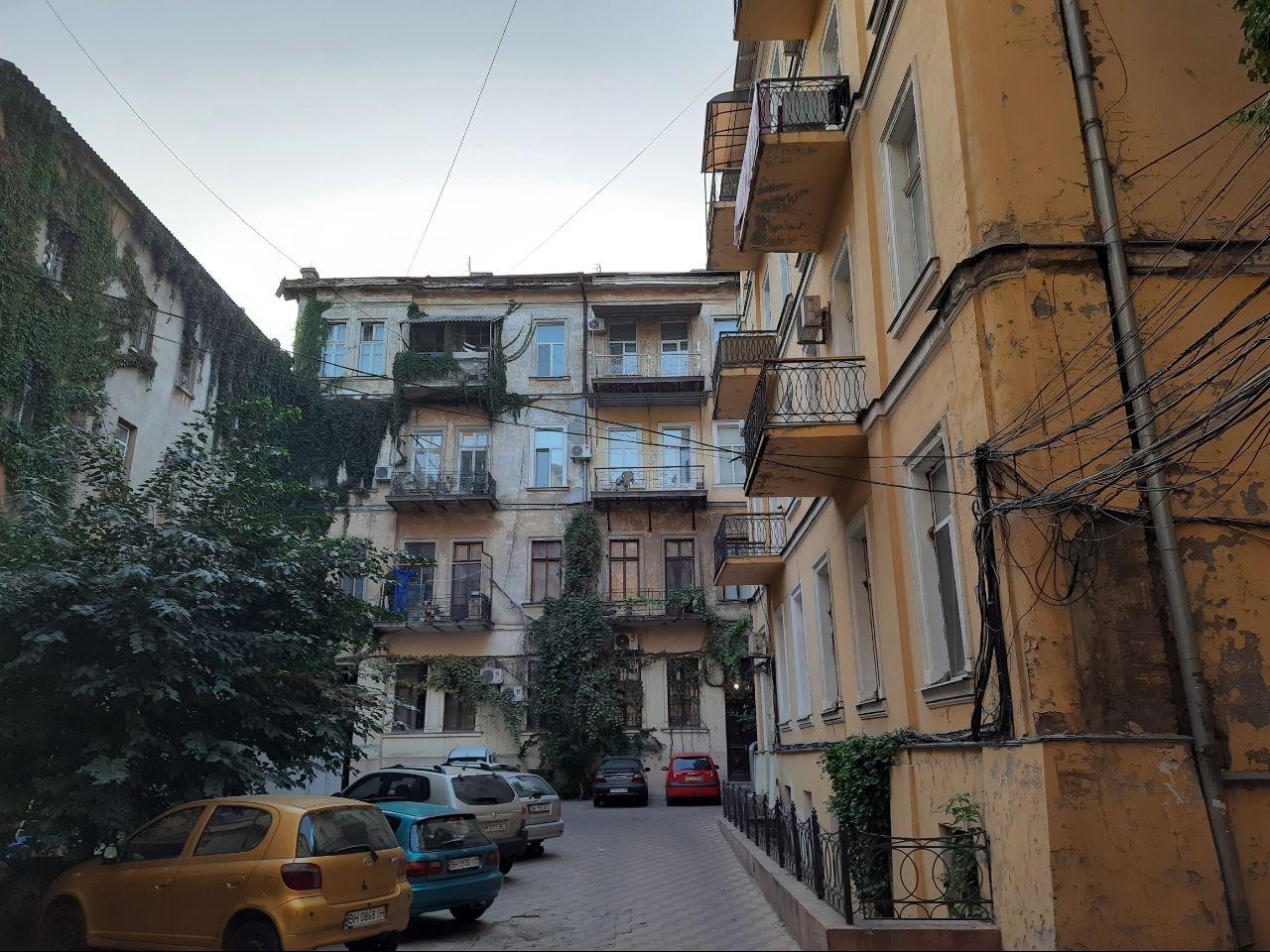 Дворики на улице Горького. 2020 год. Фото Марины Повертайло