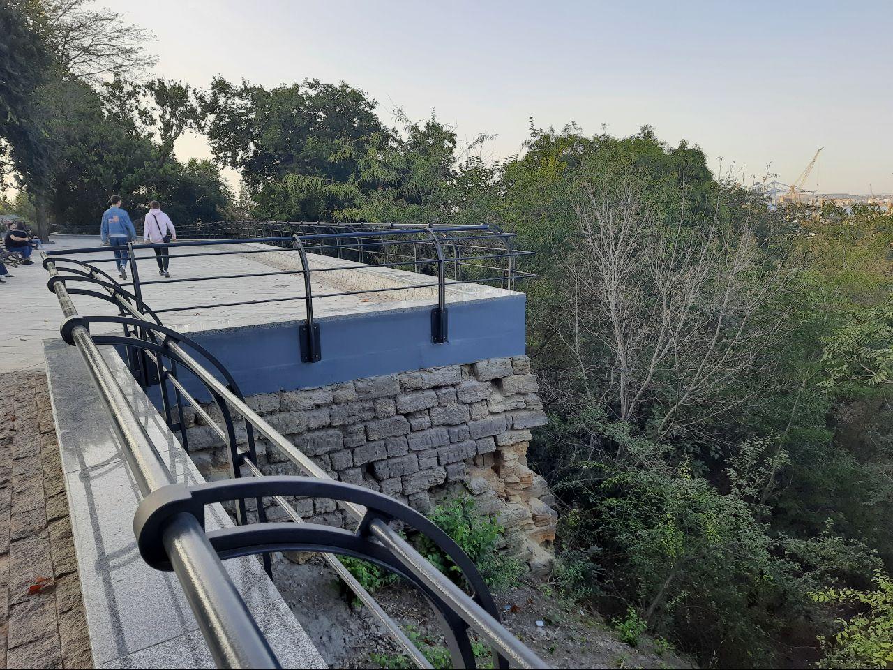 77 миллионов за разбитую плитку: как выглядит новый бульвар Жванецкого. Фото Марины Повертайло