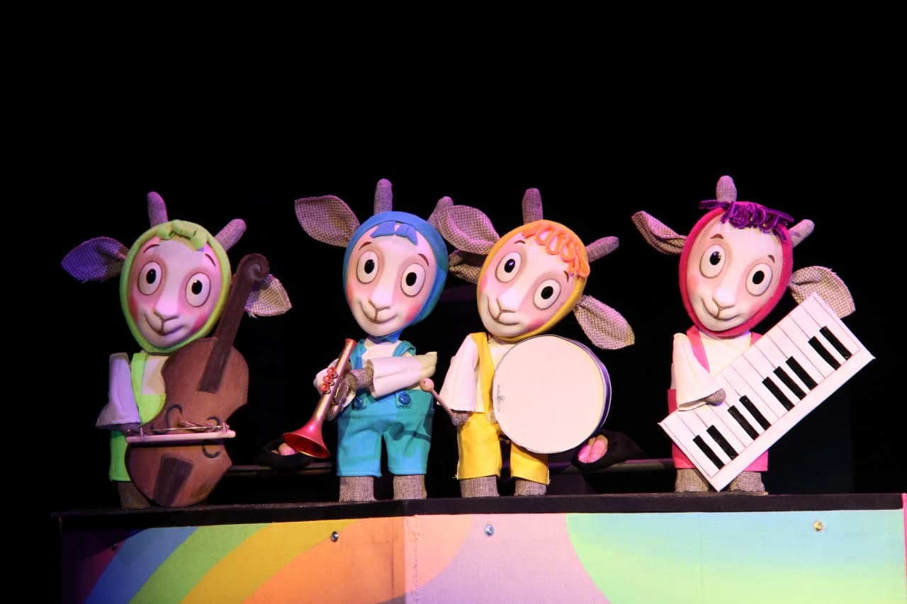 Спектакль "Волк и семеро козлят". Фото: театр кукол