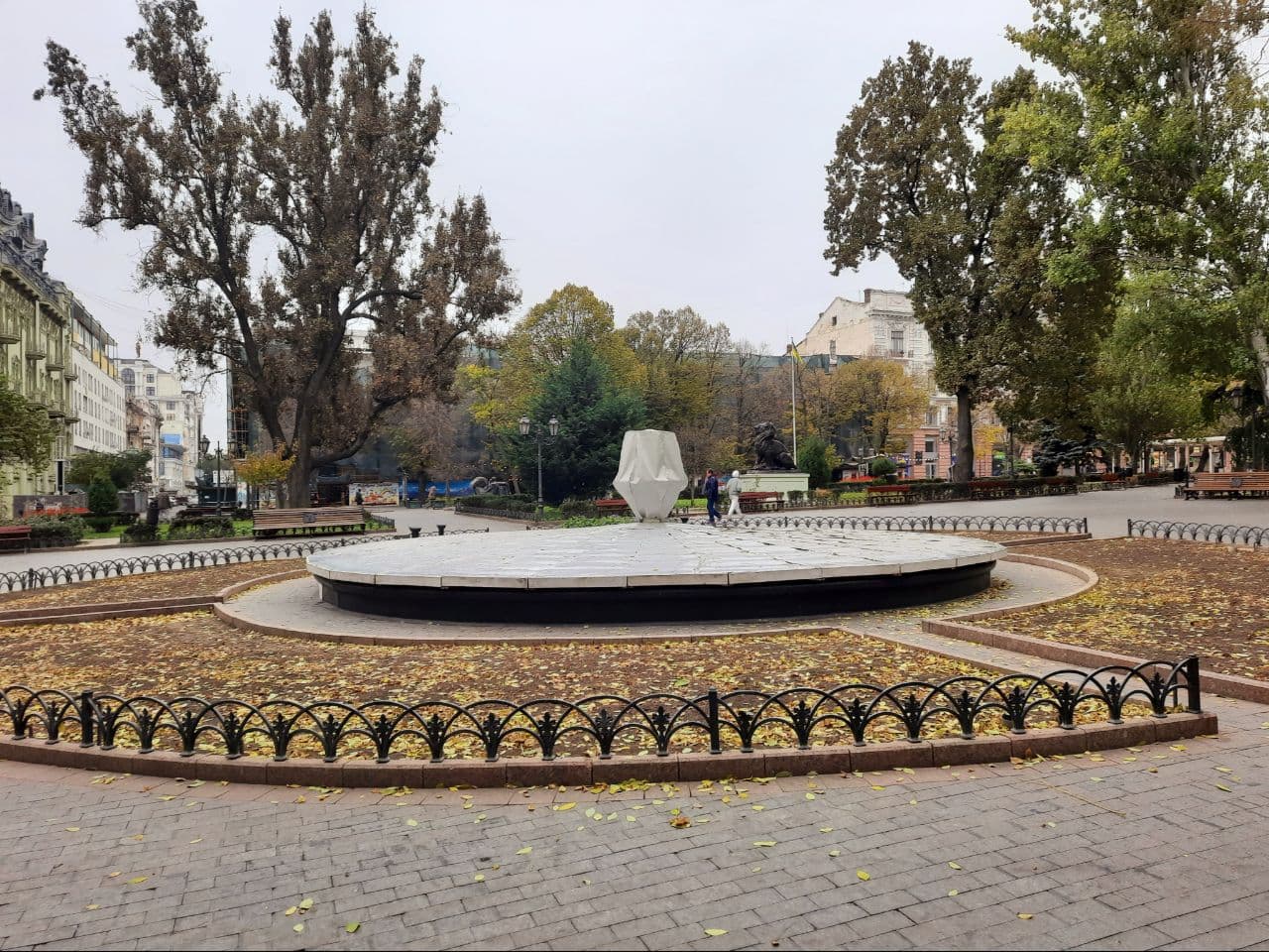 Осень в городском саду Одессы: фоторепортаж с самых красивых мест города. Фото автора