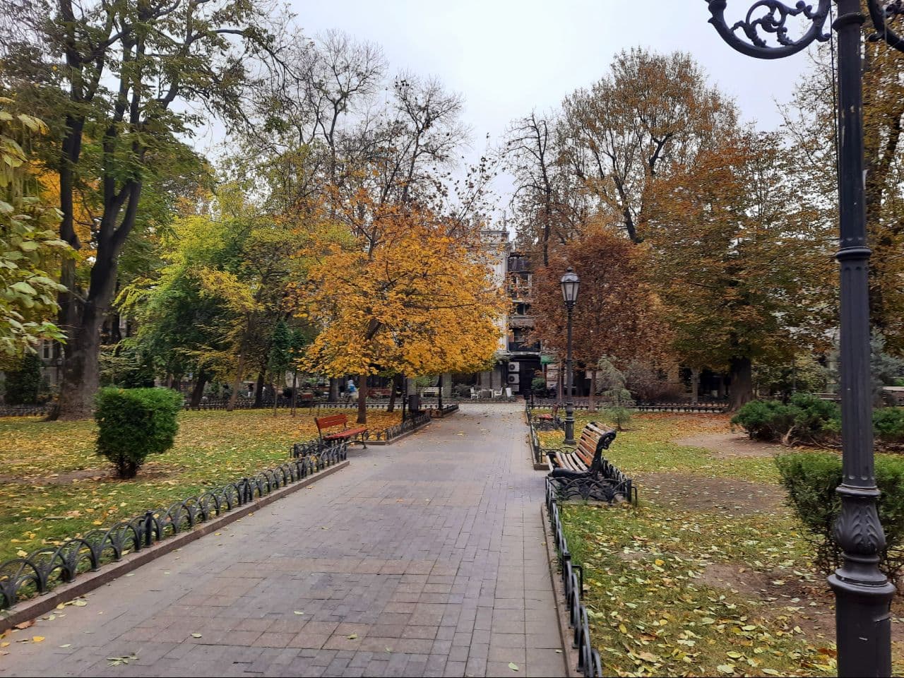 Осень в городском саду Одессы: фоторепортаж с самых красивых мест города. Фото автора