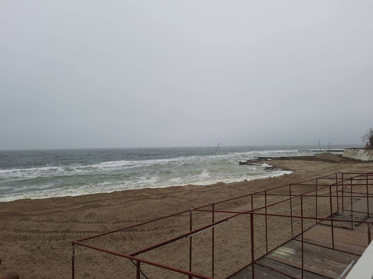 На "Дельфине" восстанавливают пляж: что готовят для одесситов. Фото Марины Повертайло