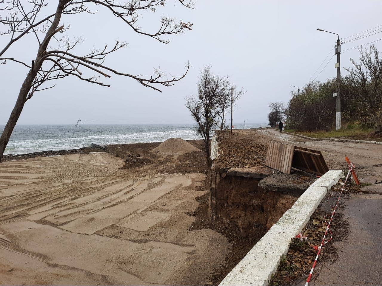 На "Дельфине" восстанавливают пляж: что готовят для одесситов. Фото Марины Повертайло