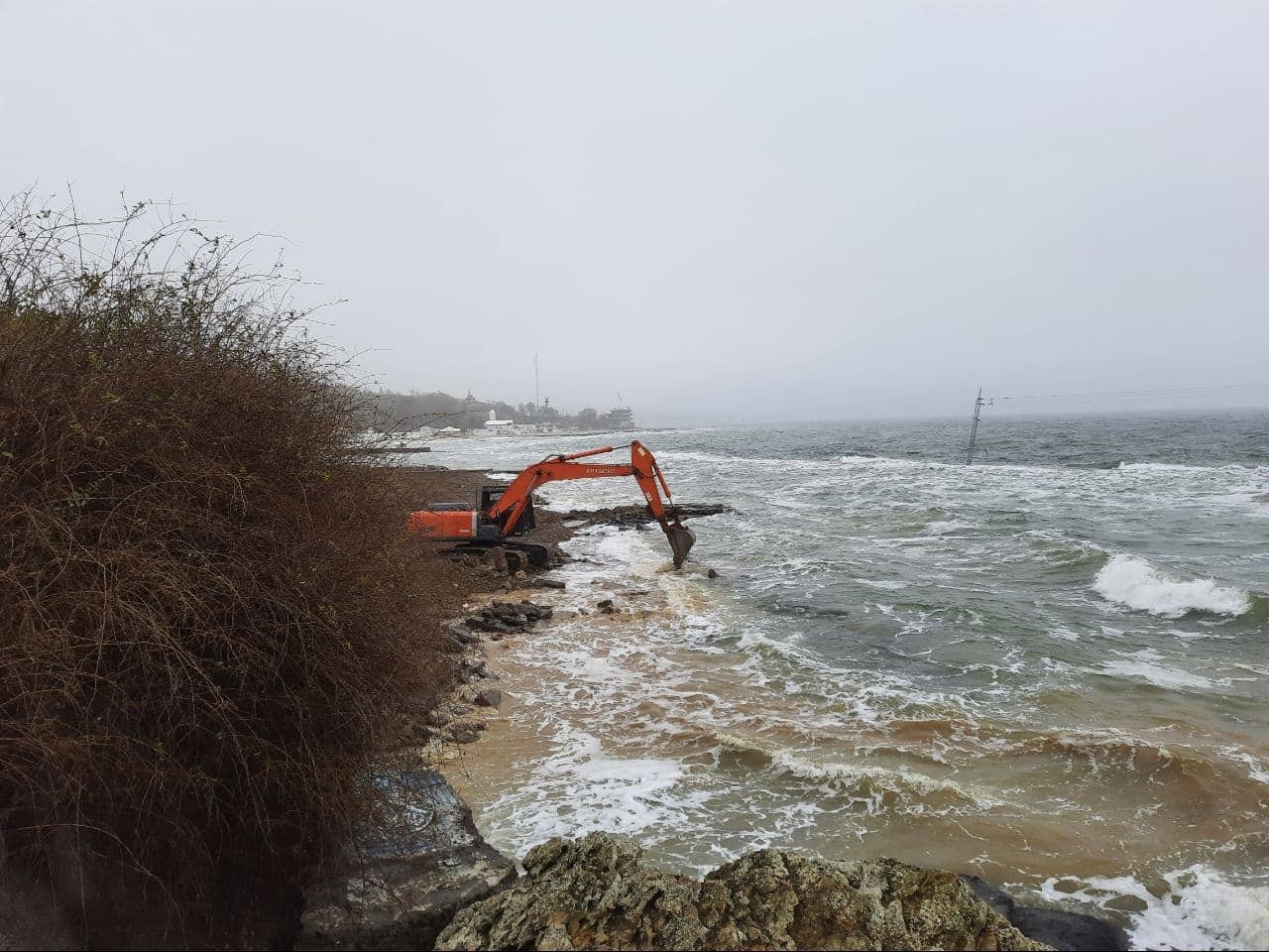 На "Дельфине" восстанавливают пляж: что готовят для одесситов. Фото Марины Повертайло