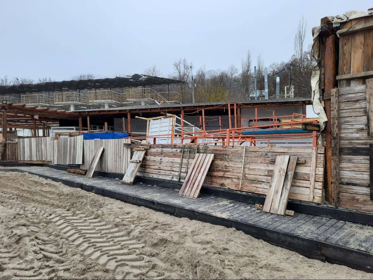 На "Дельфине" восстанавливают пляж: что готовят для одесситов. Фото Марины Повертайло