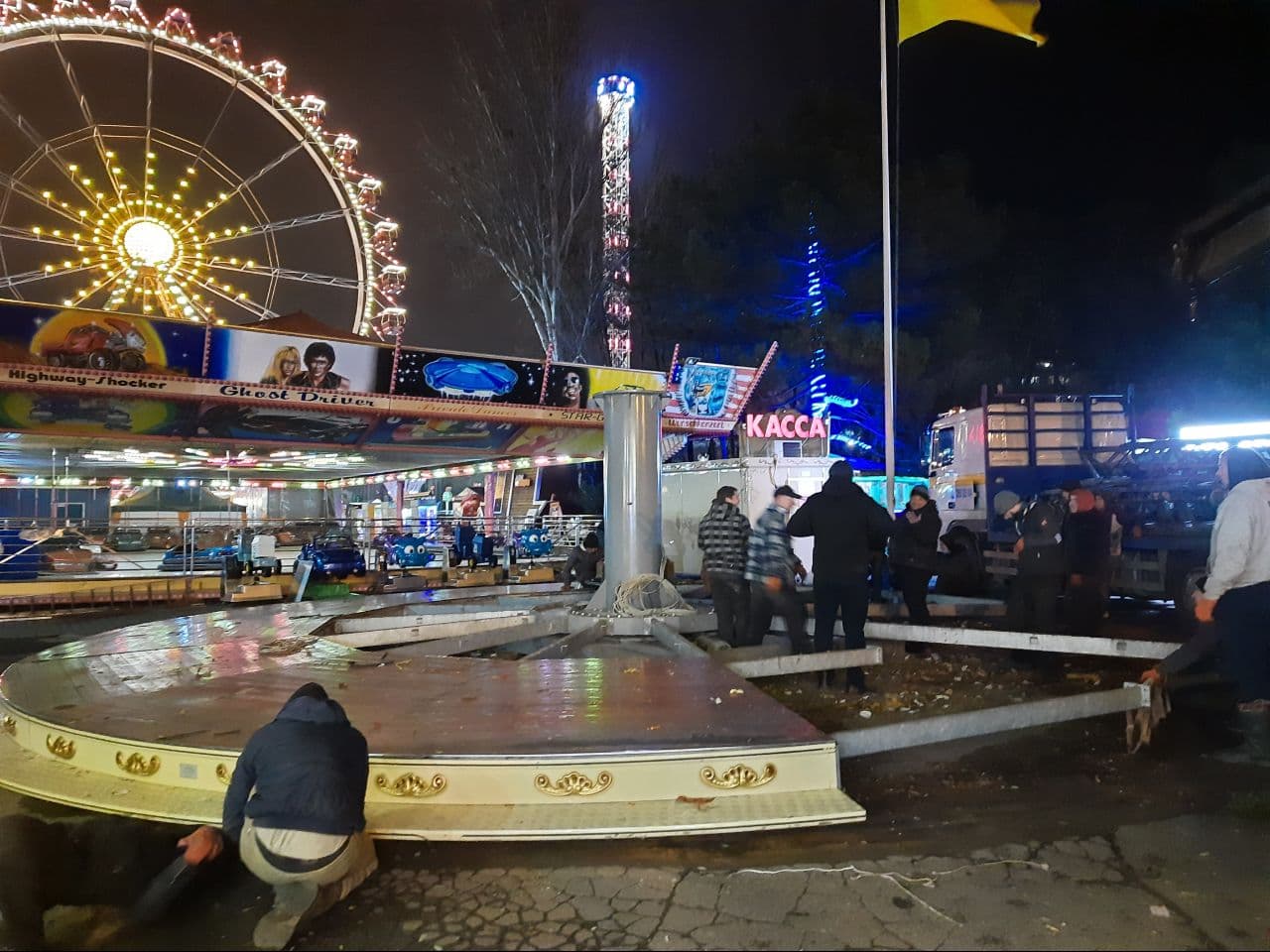 Установка елок, карусель и праздничная подсветка: в Одессе начали подготовку к Новому году