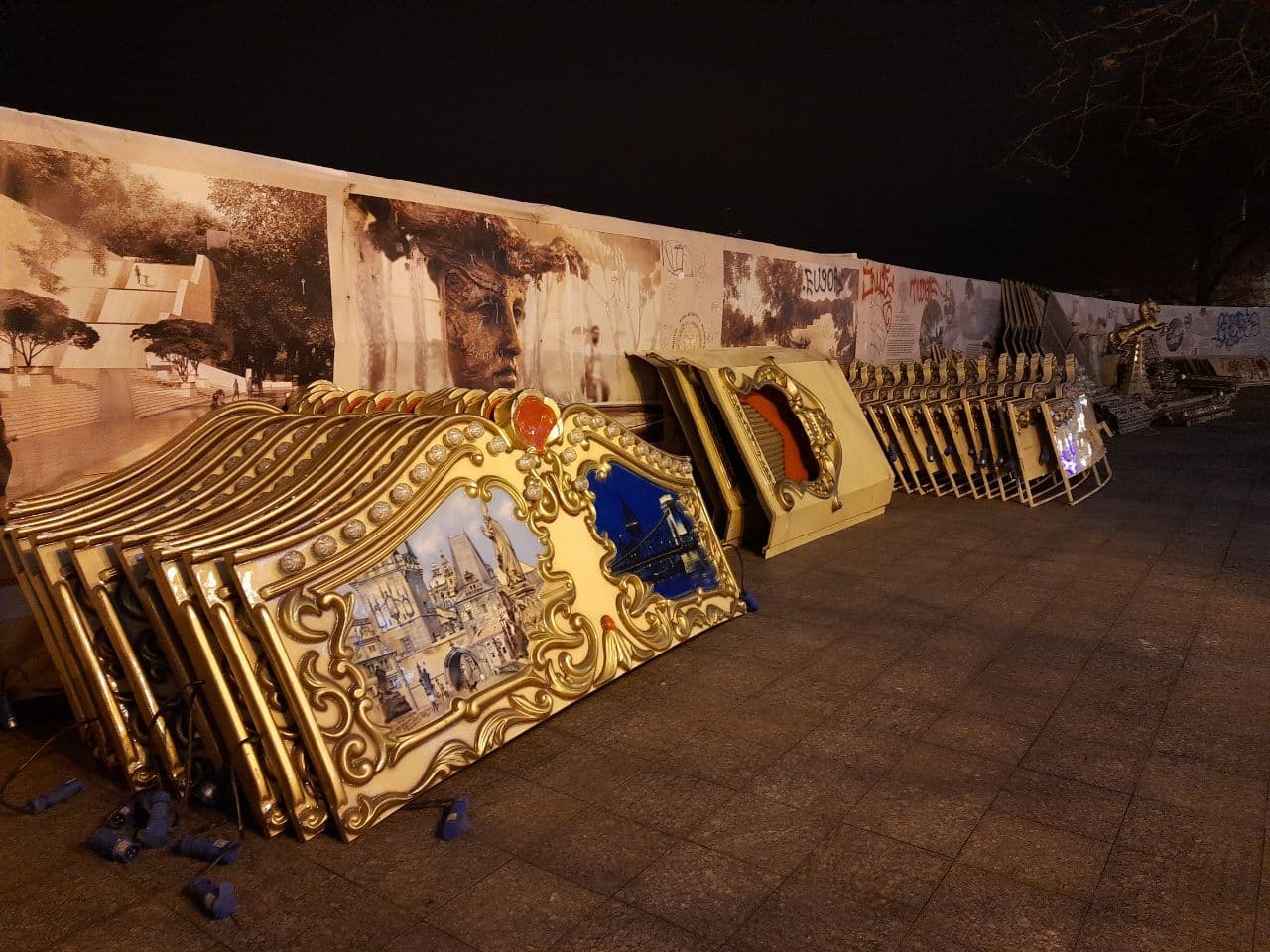 Установка елок, карусель и праздничная подсветка: в Одессе начали подготовку к Новому году