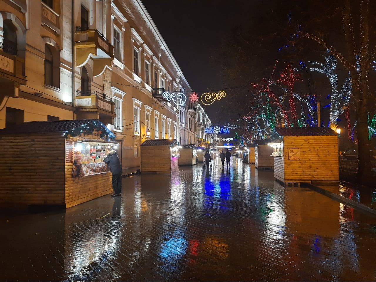 Ярмарка на Приморском бульваре