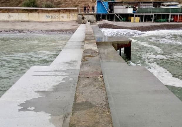 Пирс за 1,1 миллиона: на Монастырском пляже закончили ремонт аварийного траверса