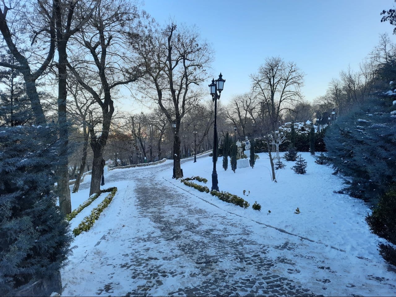 Заснеженные пляжи и лютый мороз: как выглядит Одесса в январе 2021 года. Фото Марины Повертайло