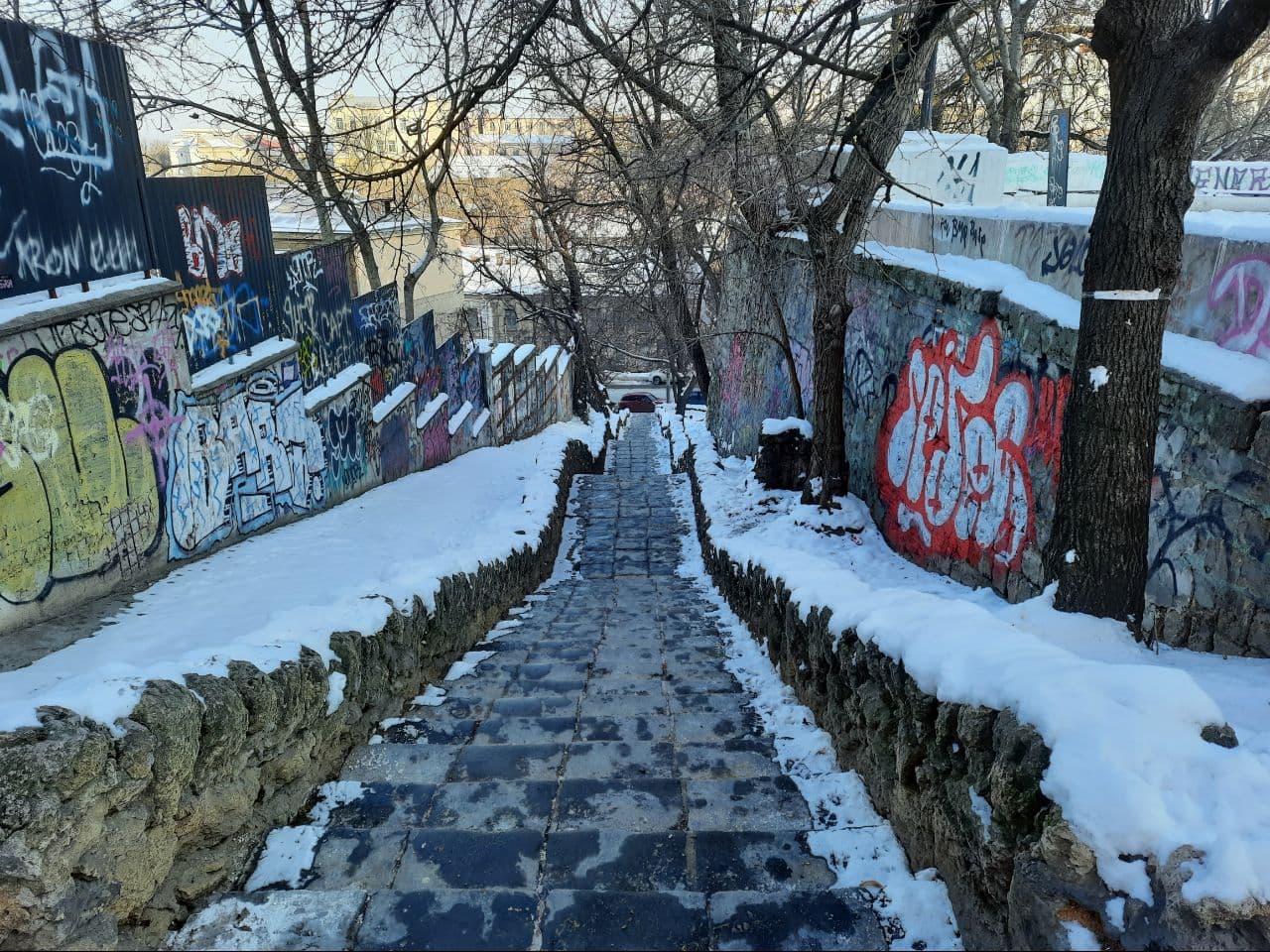 Заснеженные пляжи и лютый мороз: как выглядит Одесса в январе 2021 года. Фото Марины Повертайло