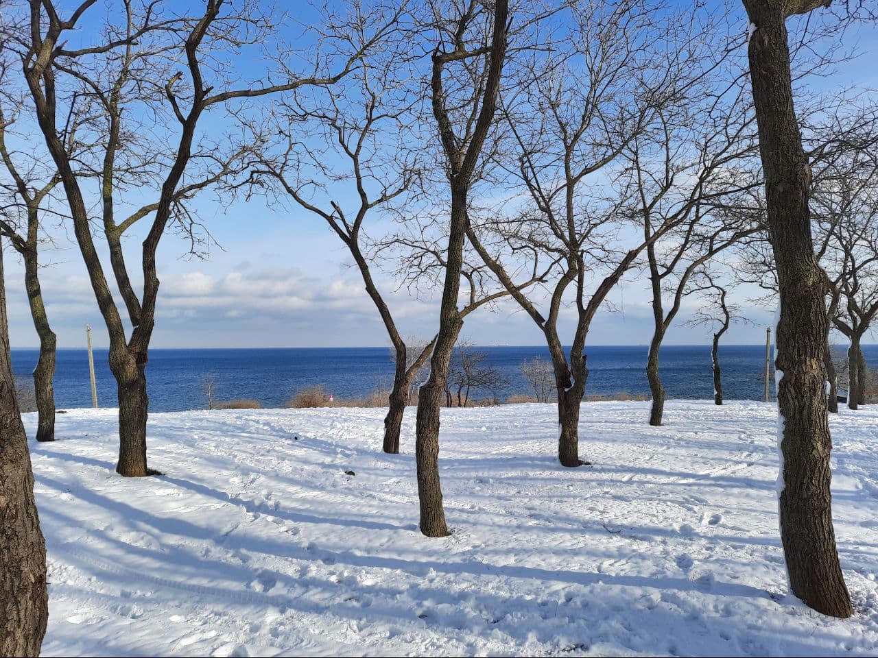 Заснеженные пляжи и лютый мороз: как выглядит Одесса в январе 2021 года. Фото Марины Повертайло