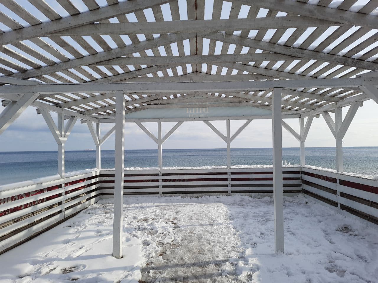 Заснеженные пляжи и лютый мороз: как выглядит Одесса в январе 2021 года. Фото Марины Повертайло