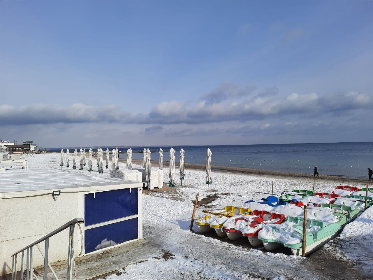 Заснеженные пляжи и лютый мороз: как выглядит Одесса в январе 2021 года. Фото Марины Повертайло