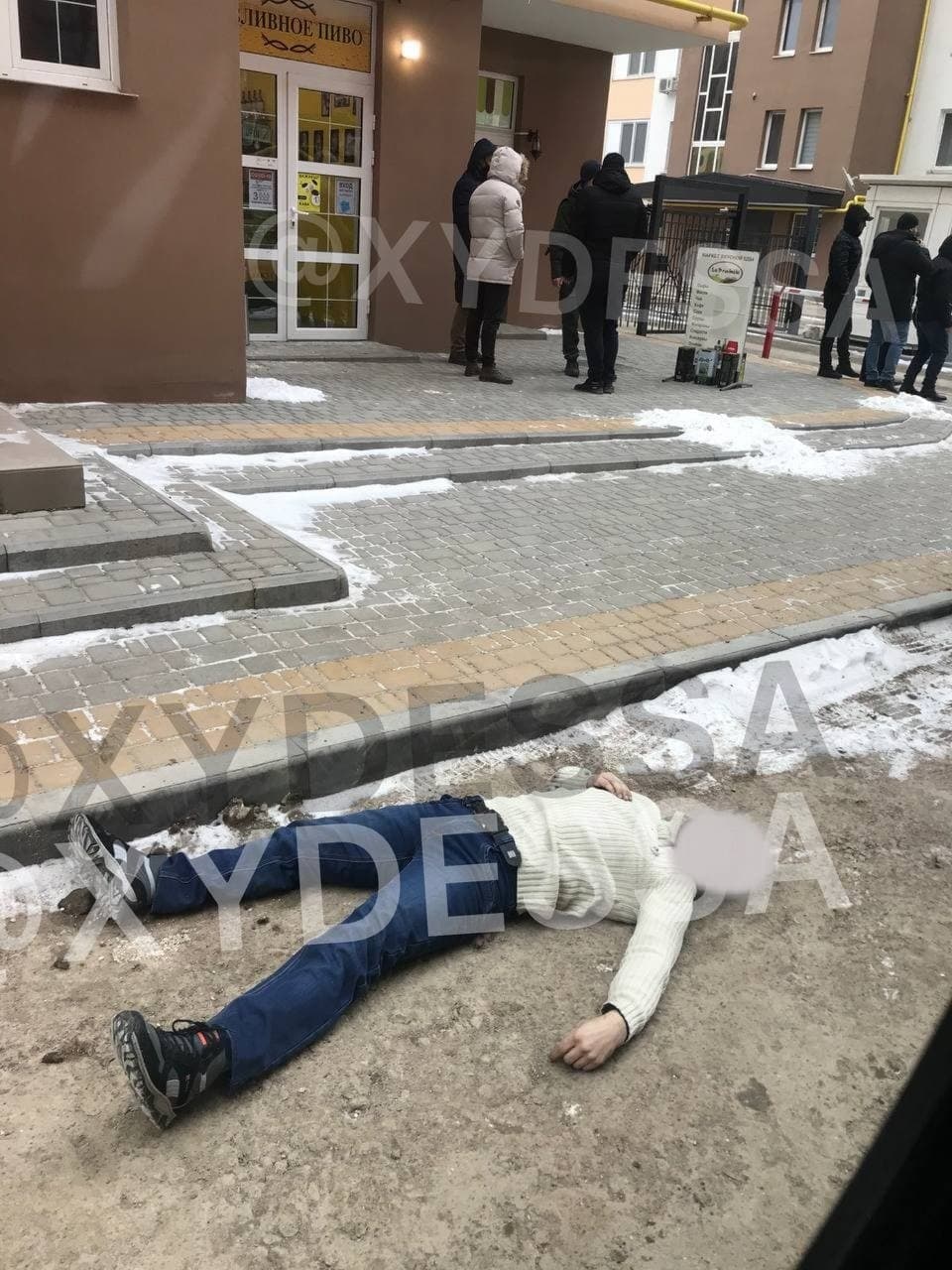 На поселке Котовского мужчина выпрыгнул из окна. Фото: телеграм-канал ХО