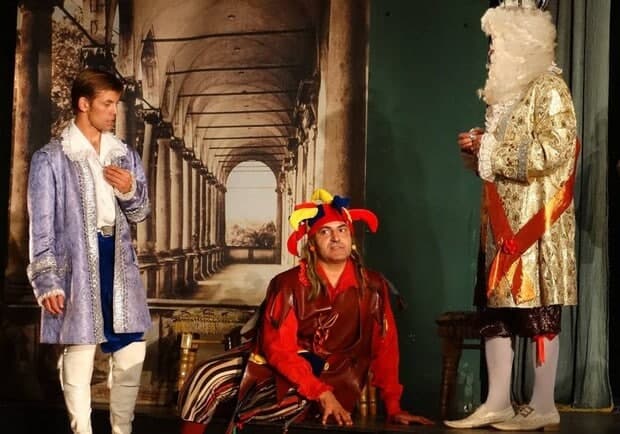 Спектакль "Хрустальный башмачок"