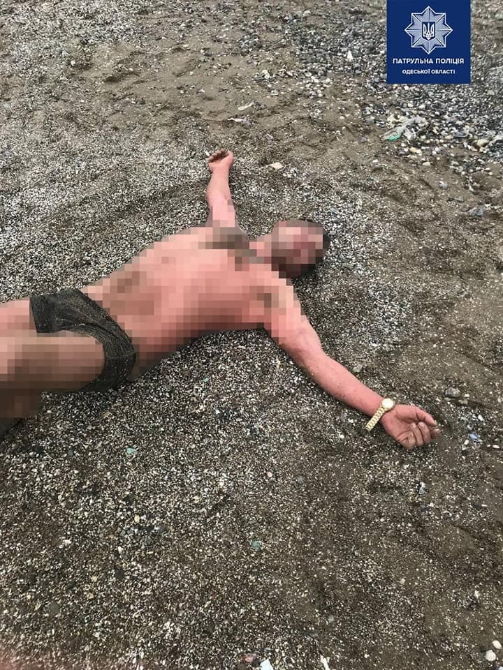 В Одессе мужчина пытался убежать от копов и чуть не утопился. Фото: патрульная полиция
