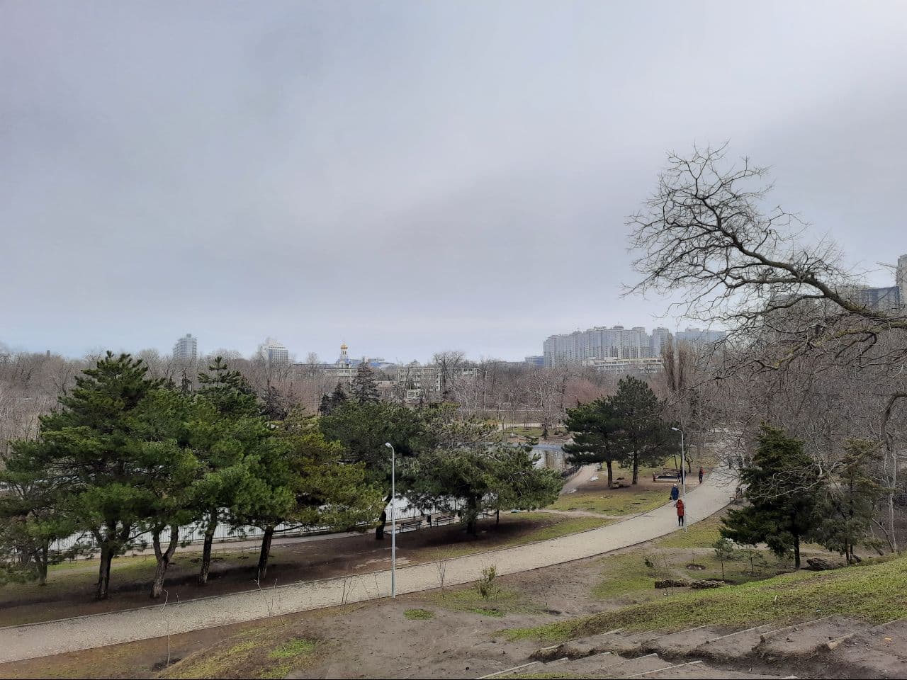 Как выглядит одесский парк Победы в марте 2021 года. Фото Марины Повертайло