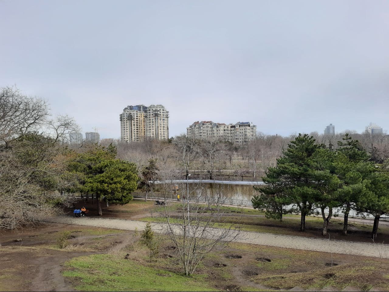 Как выглядит одесский парк Победы в марте 2021 года. Фото Марины Повертайло