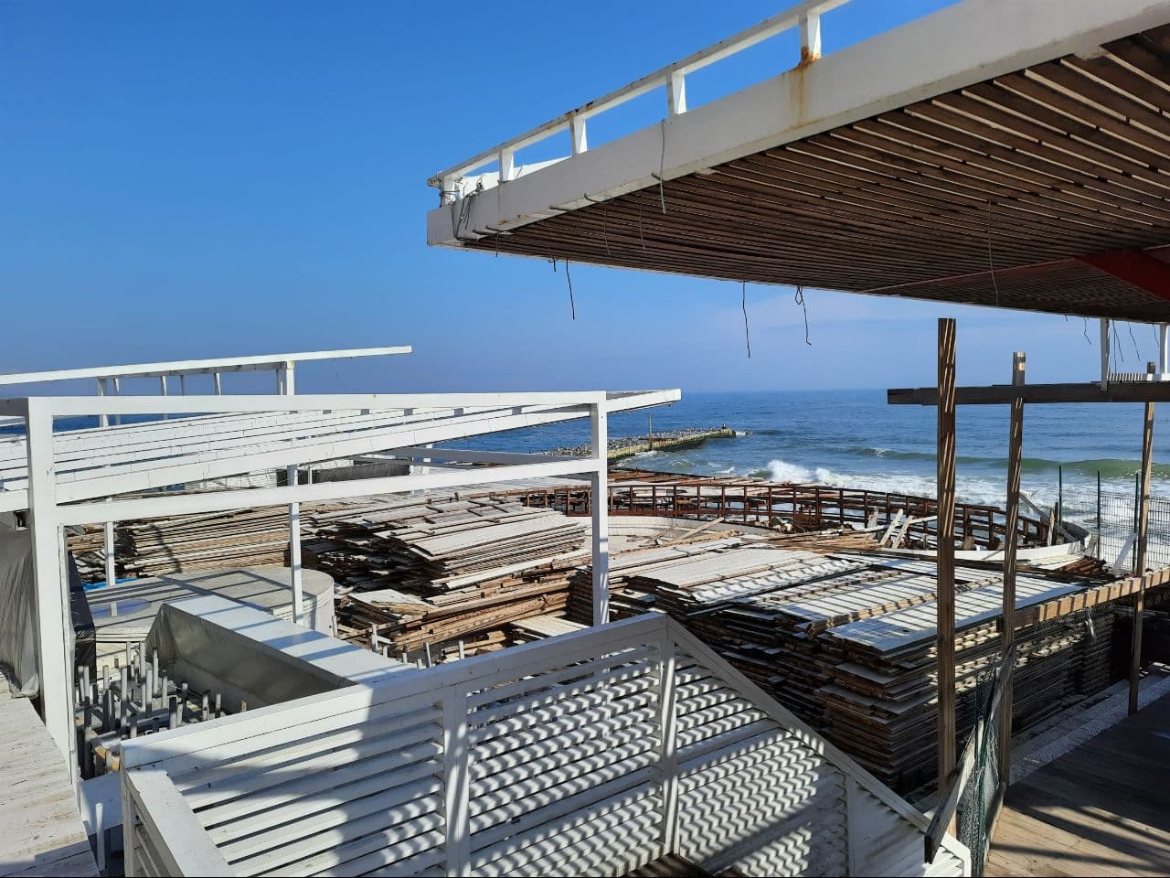 Как выглядят пляжи Одессы в марте 2021 года. Фото Марины Повертайло