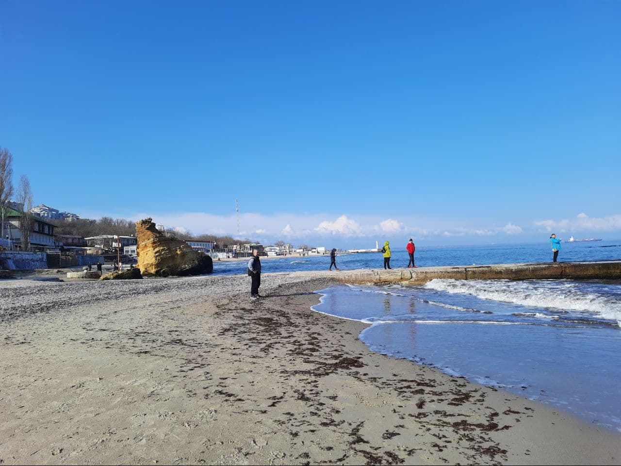 Как выглядят пляжи Одессы в марте 2021 года. Фото Марины Повертайло