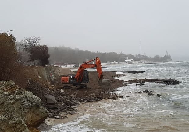 На "Дельфине" восстановили смытую морем береговую линию. Фото Марины Повертайло