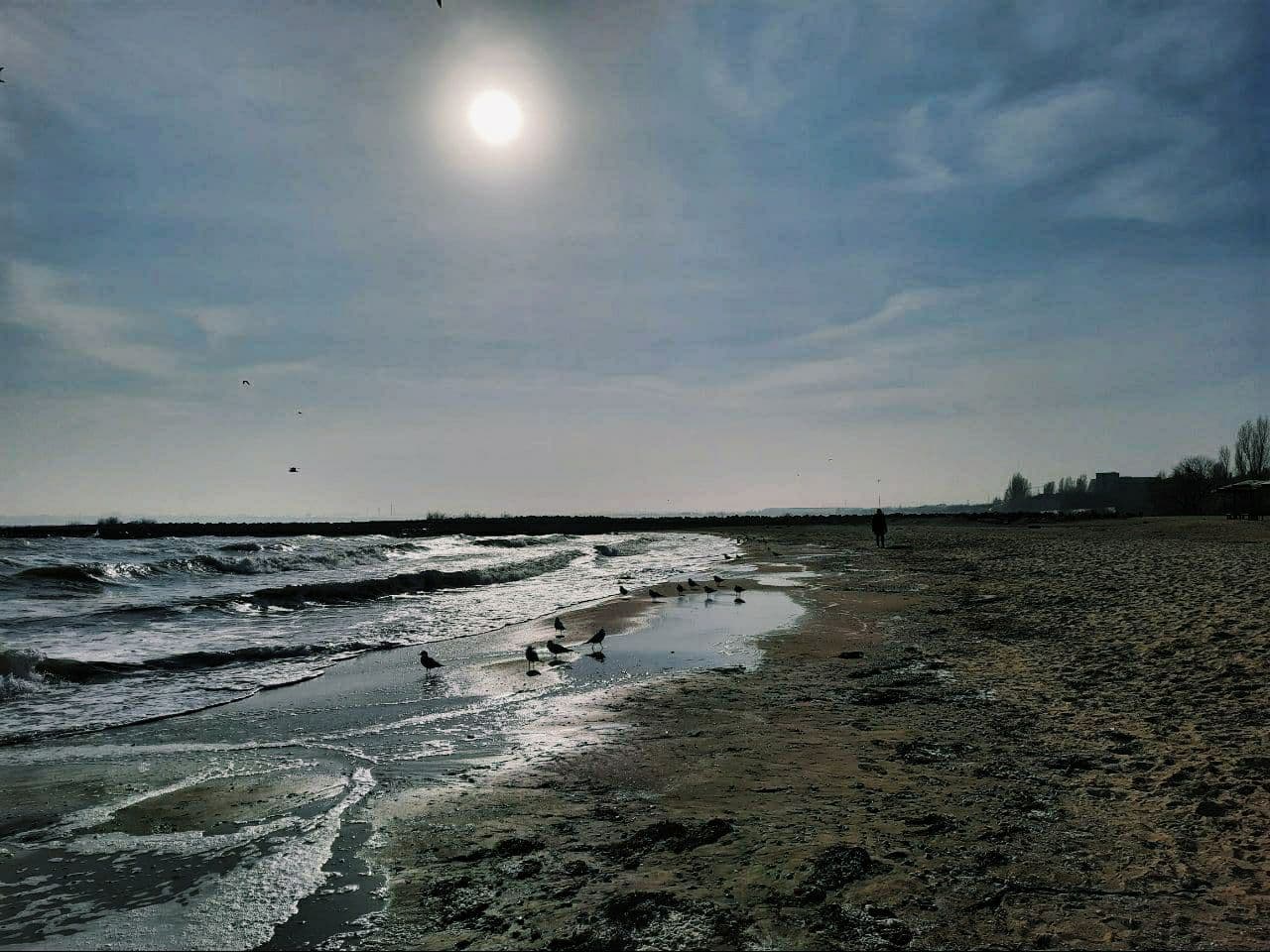 Как выглядят пляжи Одессы в марте 2021 года. Фото Марины Повертайло