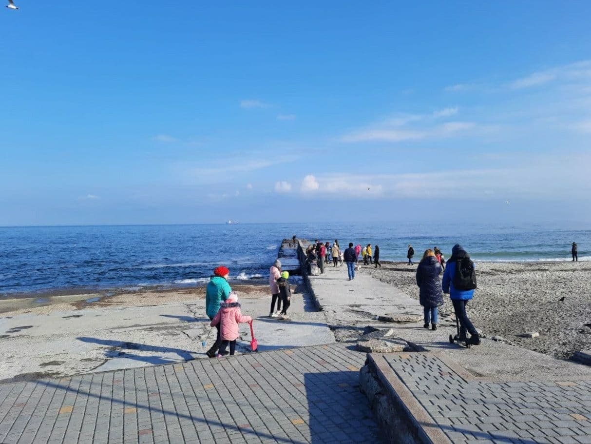 Как выглядят пляжи Одессы в марте 2021 года. Фото Марины Повертайло