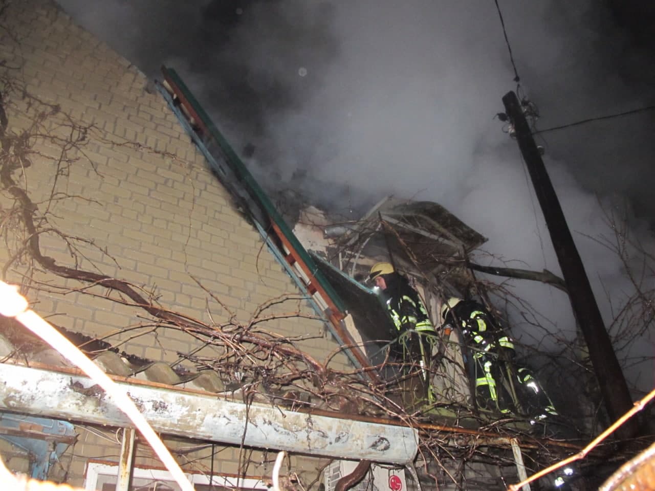 Пожар 28 марта на улице Бородинской. Фото: Служба чрезвычайных ситуаций