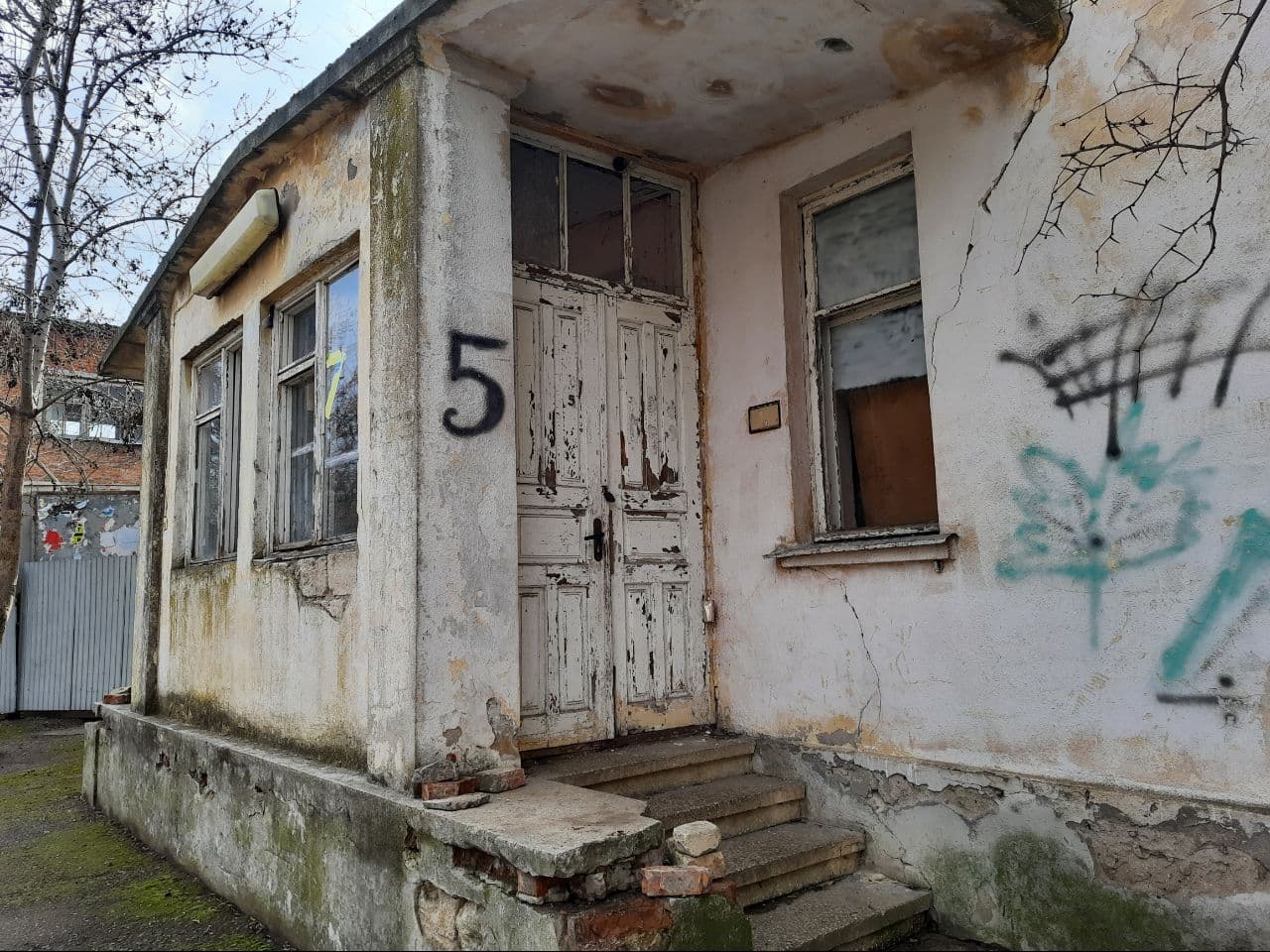 Последний уголок старой Аркадии: как выглядит санаторий "Молдова". Фото Марины Повертайло