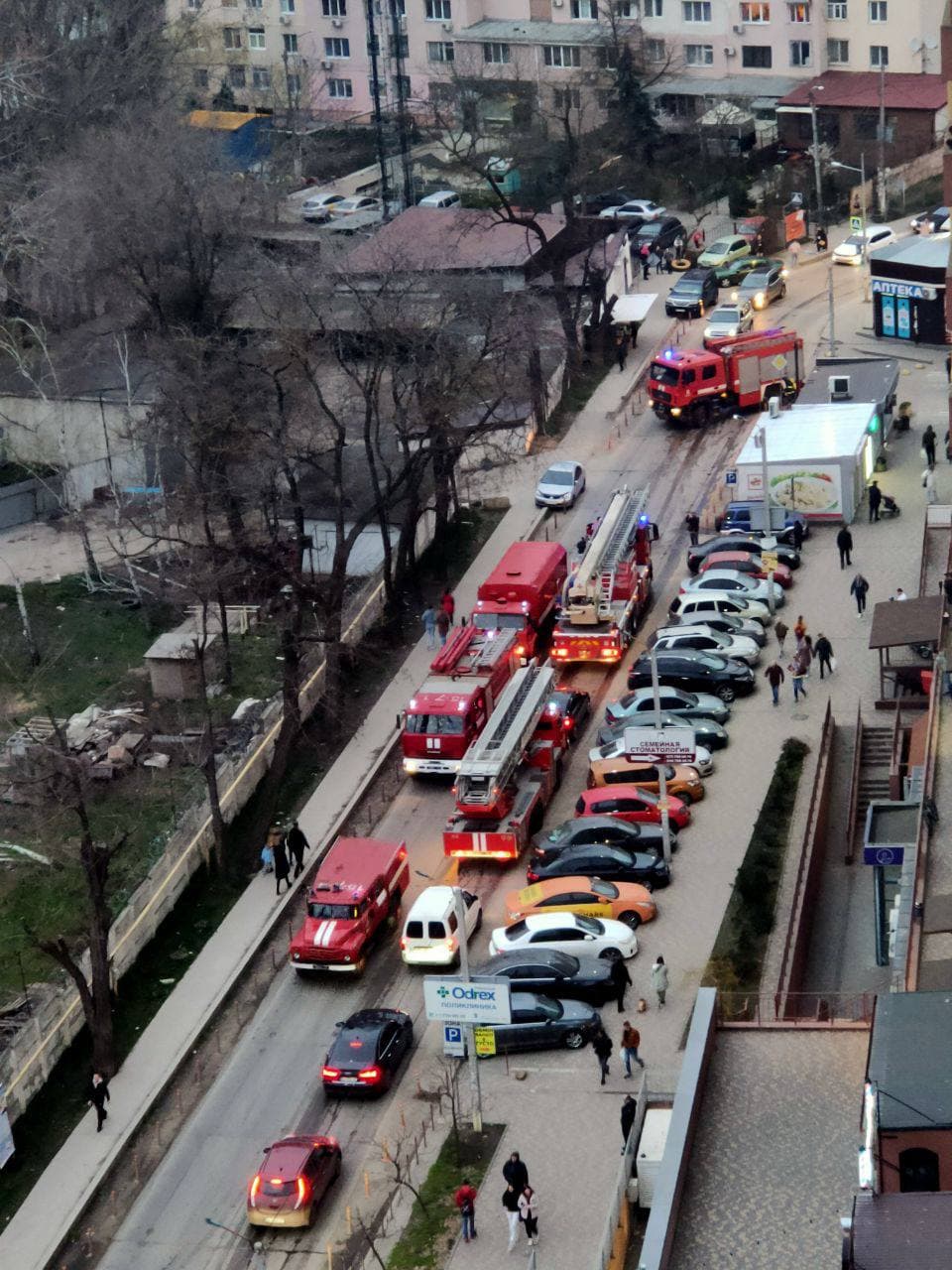 Пожар в "Радужном" 18 апреля. Фото: телеграм-канал ХО
