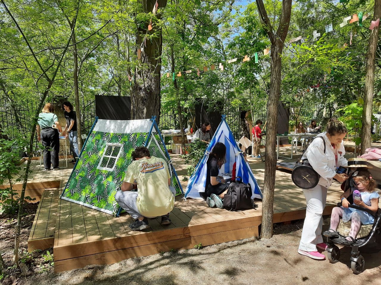 Первый Playstation и Арчери таг: в Зеленом театре проходит фестиваль игр. Фото автора