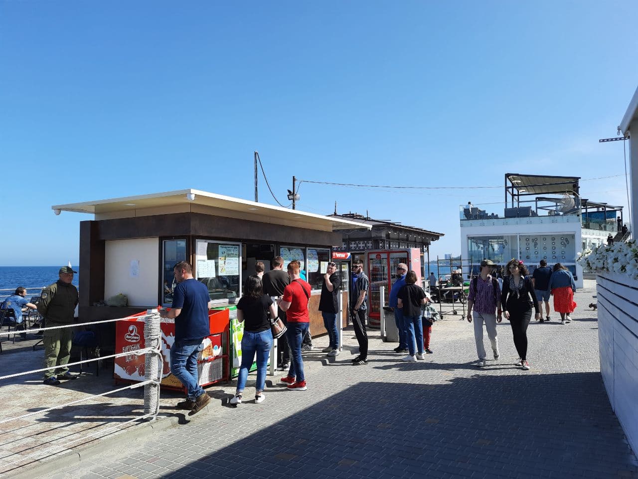 От "Ланжерона" до "Аркадии": как одесские пляжи готовятся к лету. Фото Марины Повертайло