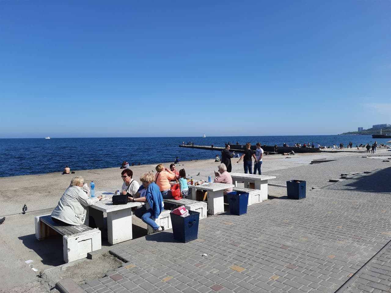 От "Ланжерона" до "Аркадии": как одесские пляжи готовятся к лету. Фото Марины Повертайло