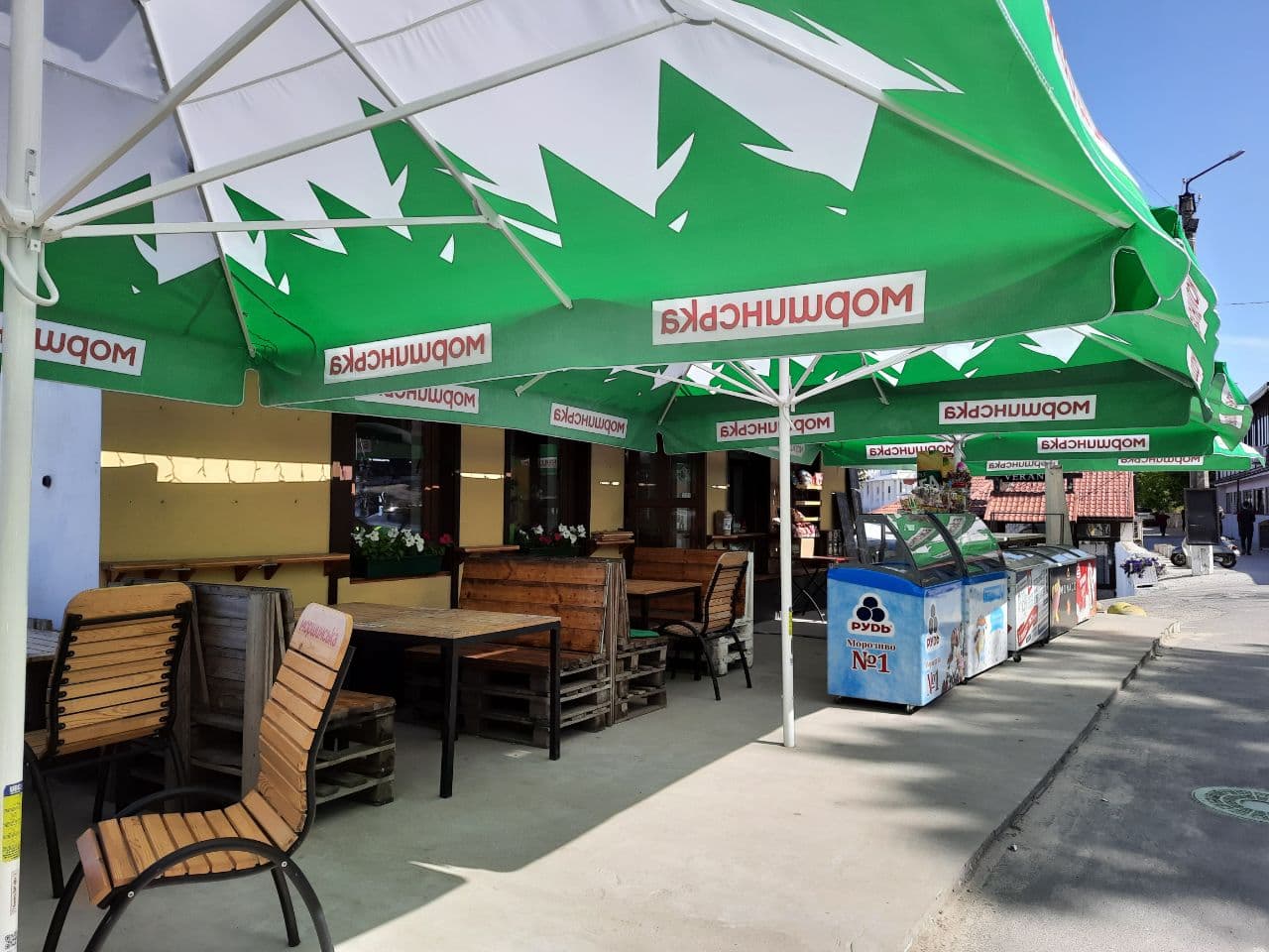 От "Ланжерона" до "Аркадии": как одесские пляжи готовятся к лету. Фото Марины Повертайло